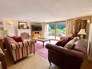 Lounge- click for photo gallery